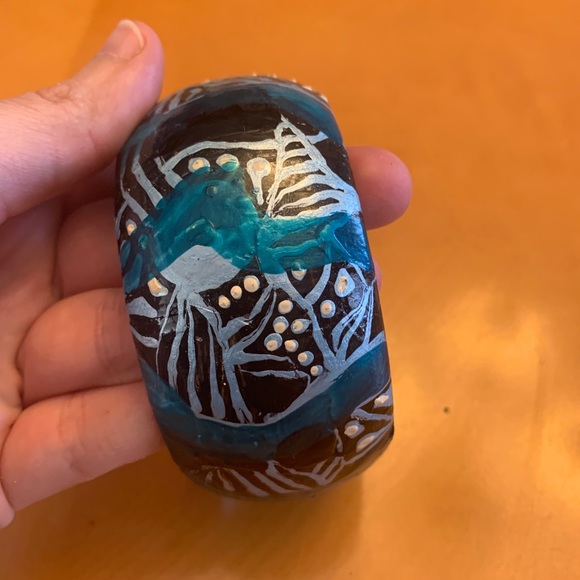 One of a kind hand painted chunky wooden bracelet - Picture 3 of 8